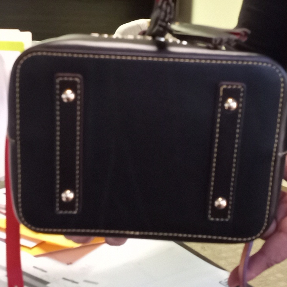 Dooney & Bourke bag - Picture 3 of 4